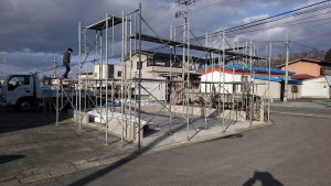 今日のお仕事は新築の車庫の建て方です 今日のお仕事は新築の車庫の建て方です